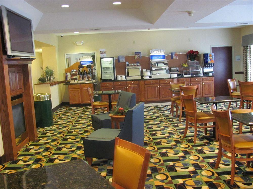 Holiday Inn Express Hotel & Suites Burlington By Ihg Esterno foto