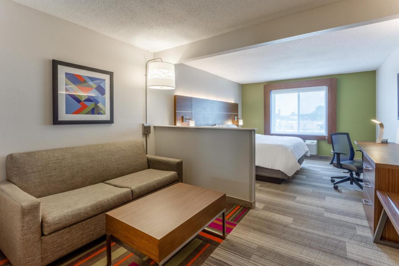 Holiday Inn Express Hotel & Suites Burlington By Ihg Esterno foto