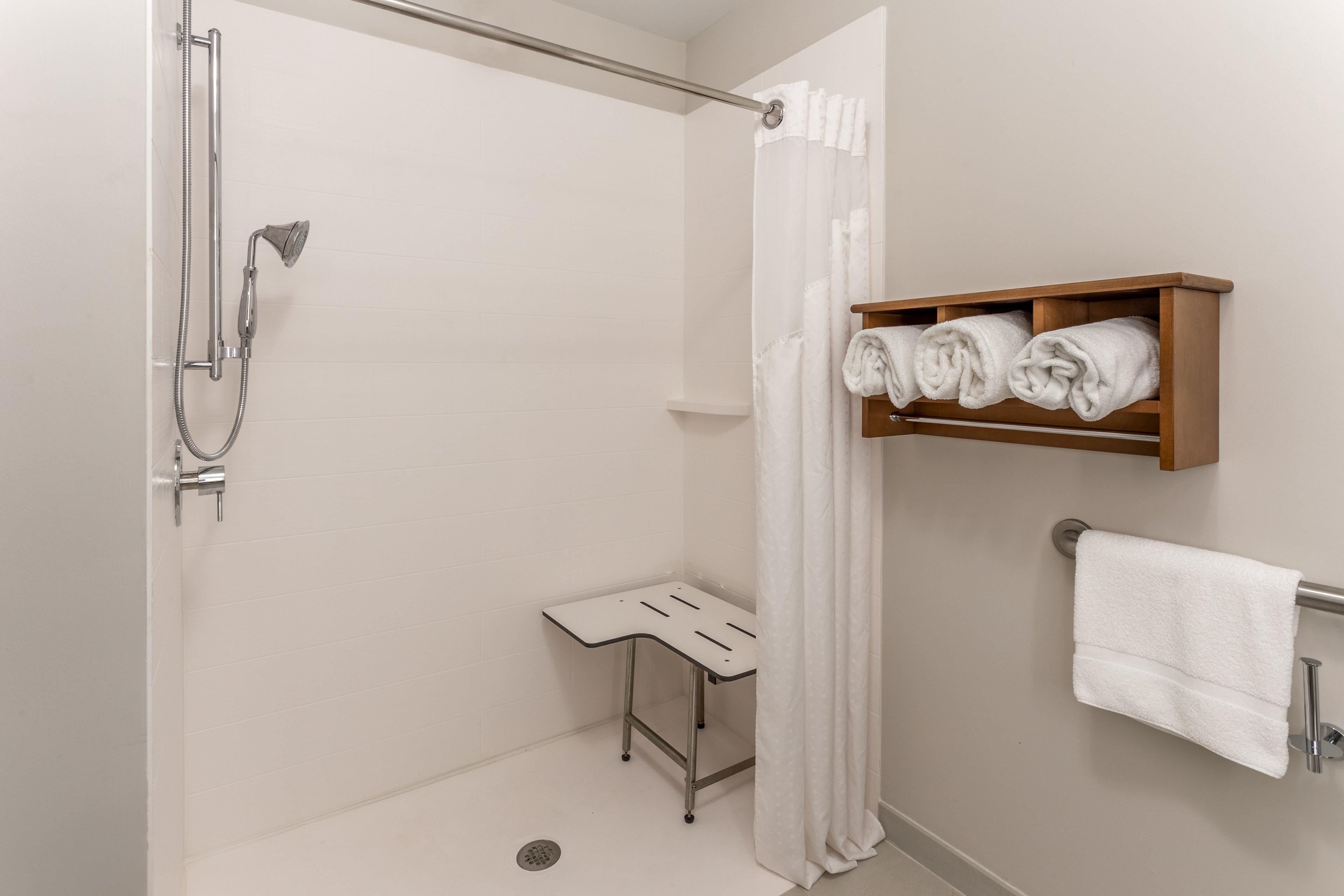 Holiday Inn Express Hotel & Suites Burlington By Ihg Esterno foto