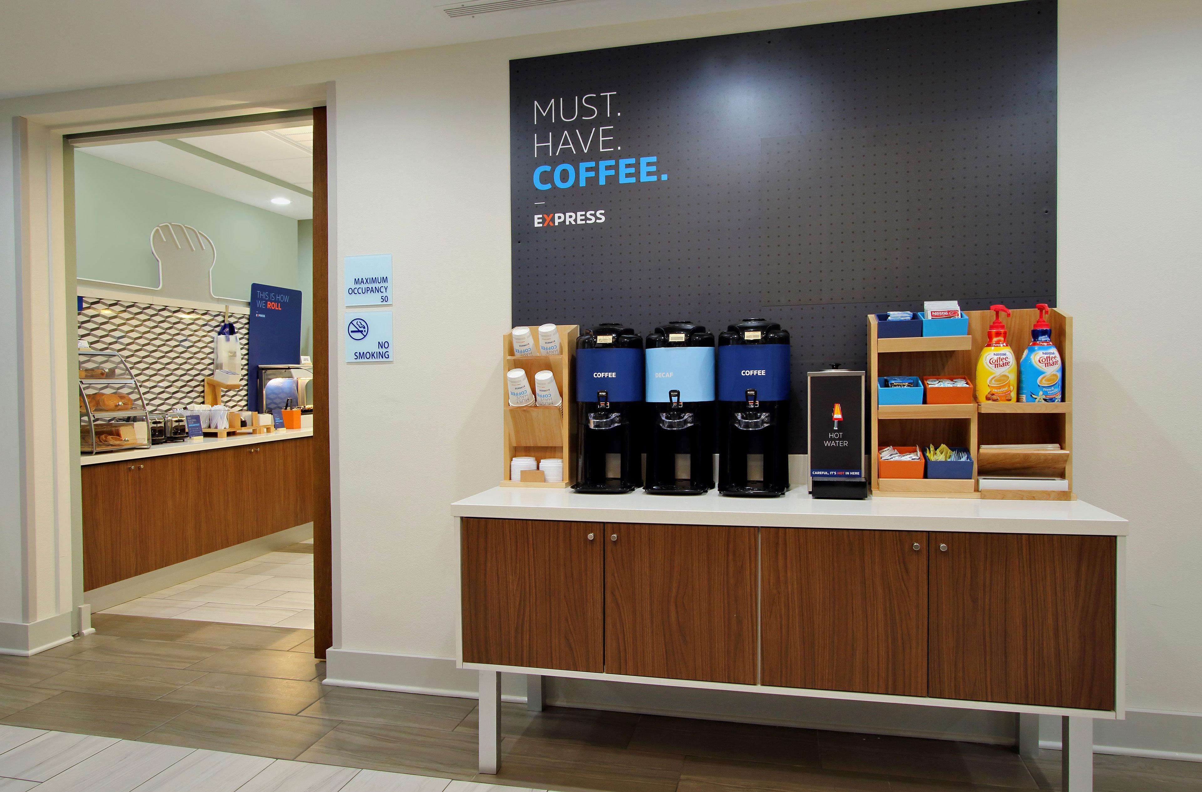 Holiday Inn Express Hotel & Suites Burlington By Ihg Esterno foto
