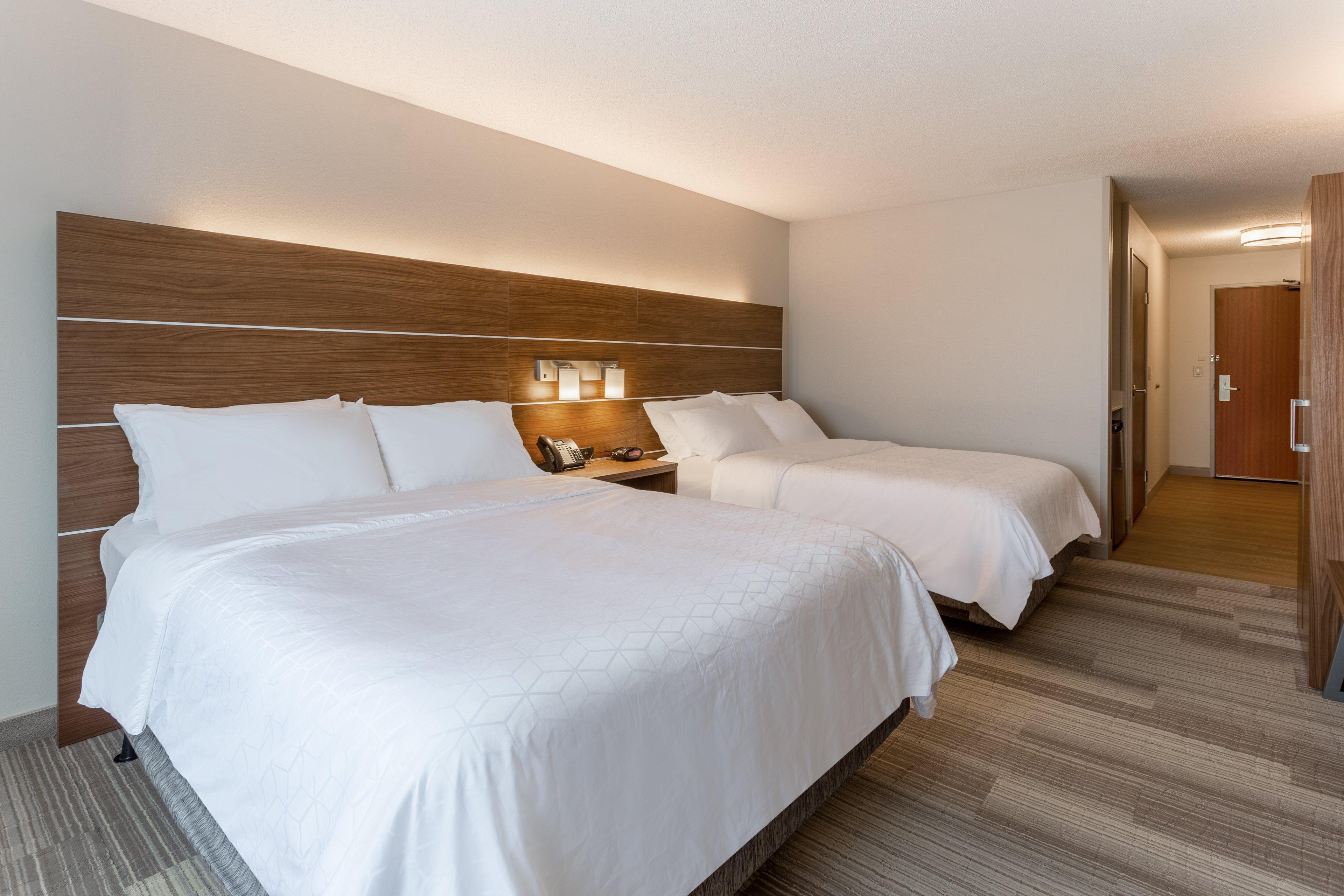 Holiday Inn Express Hotel & Suites Burlington By Ihg Esterno foto