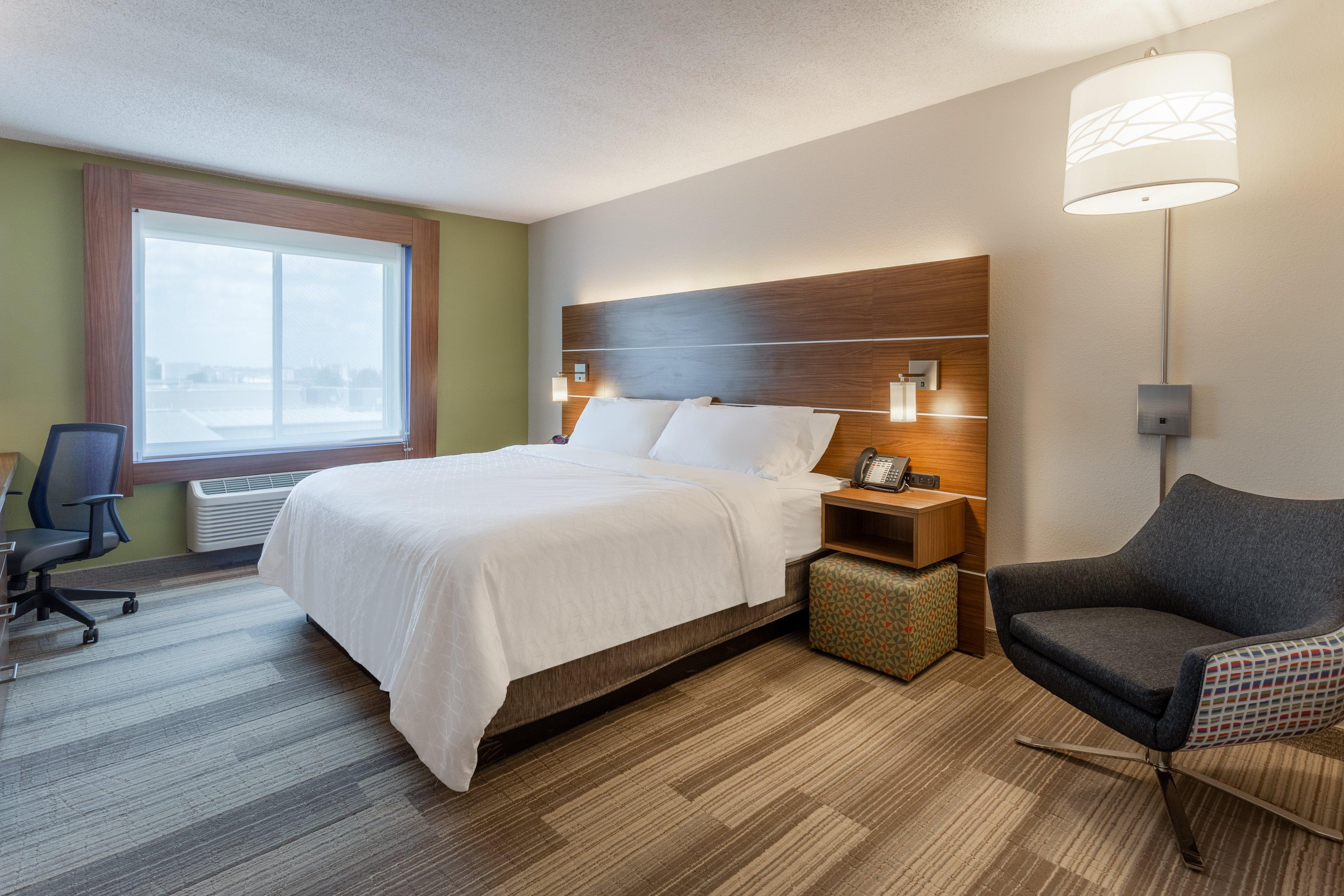 Holiday Inn Express Hotel & Suites Burlington By Ihg Esterno foto