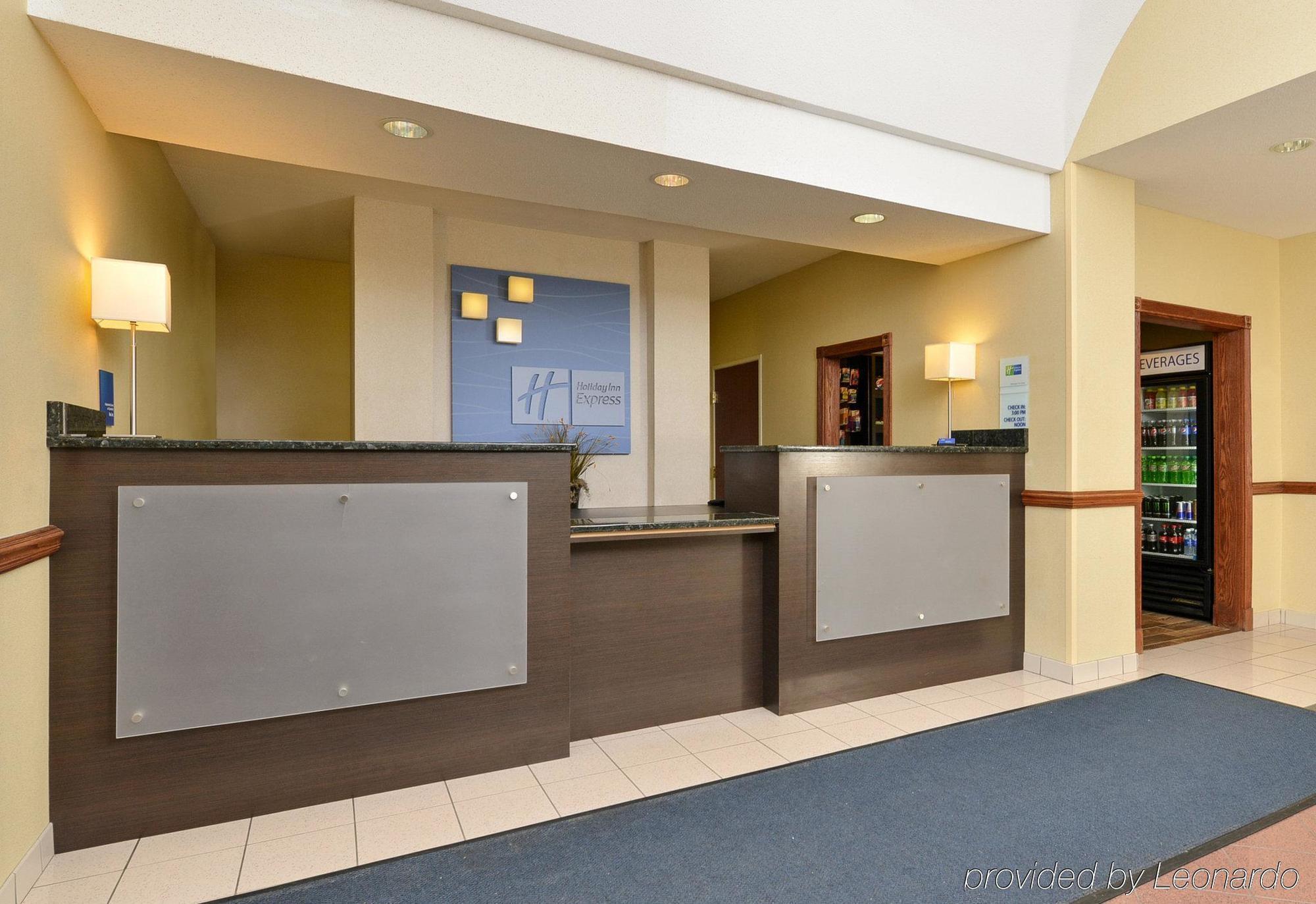 Holiday Inn Express Hotel & Suites Burlington By Ihg Esterno foto