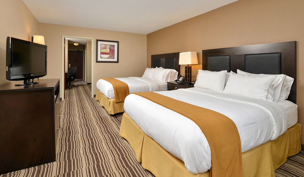 Holiday Inn Express Hotel & Suites Burlington By Ihg Esterno foto